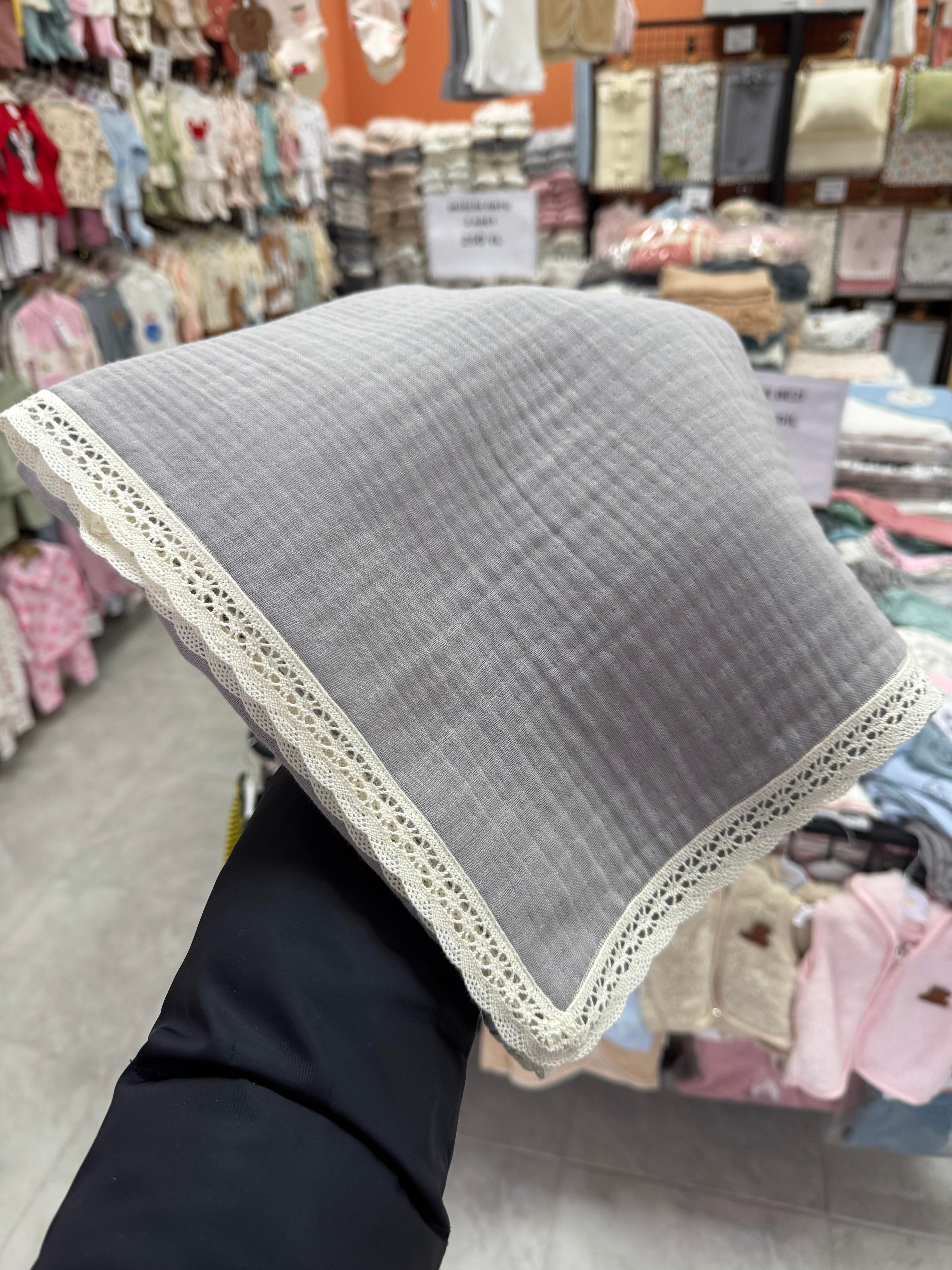 Fisto Detaylı Gri 4 Katlı Muslin Battaniye