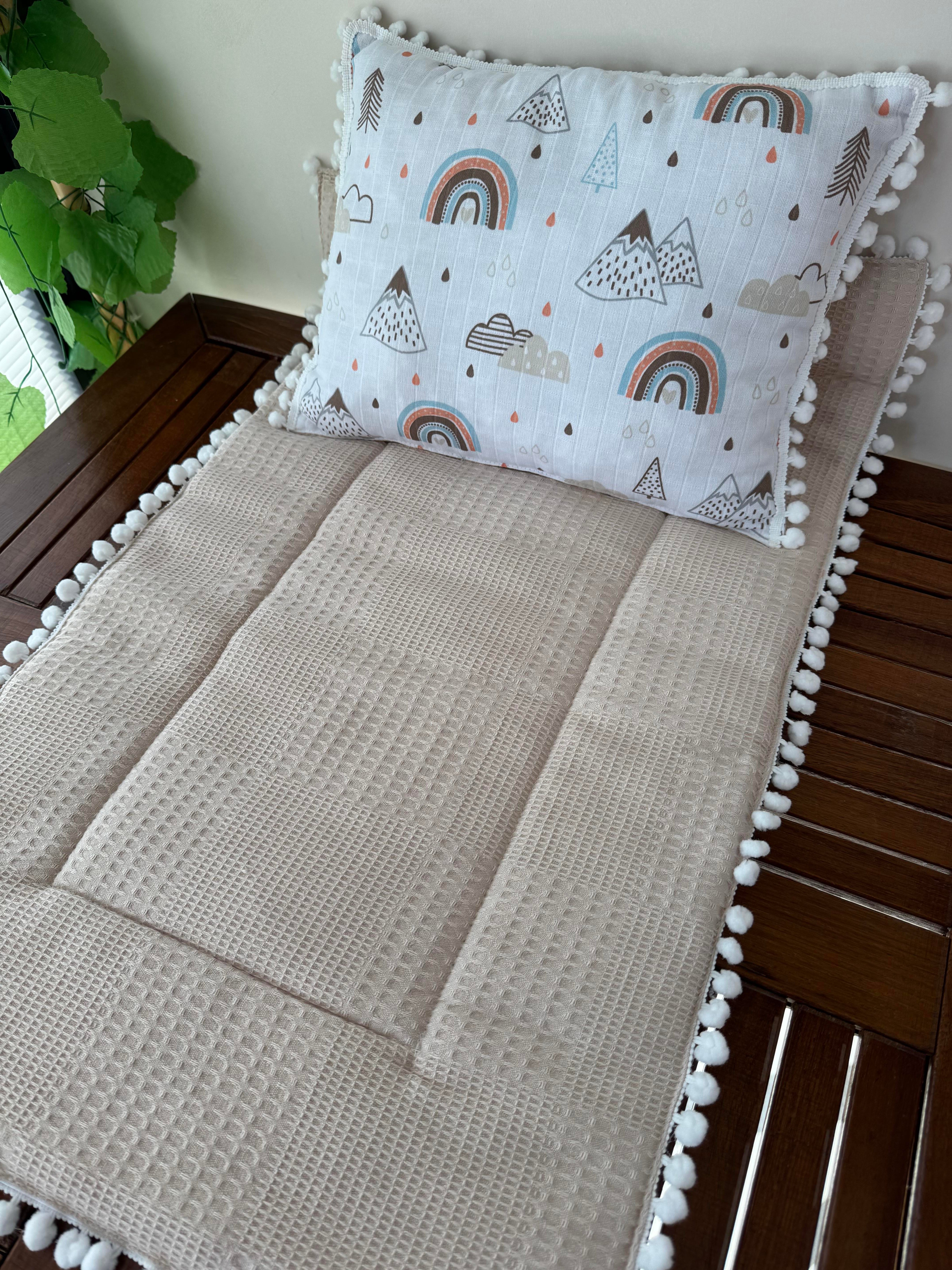 Gökkuşağı Desen Pikeli Müslin Alt Açma Ve Yastık