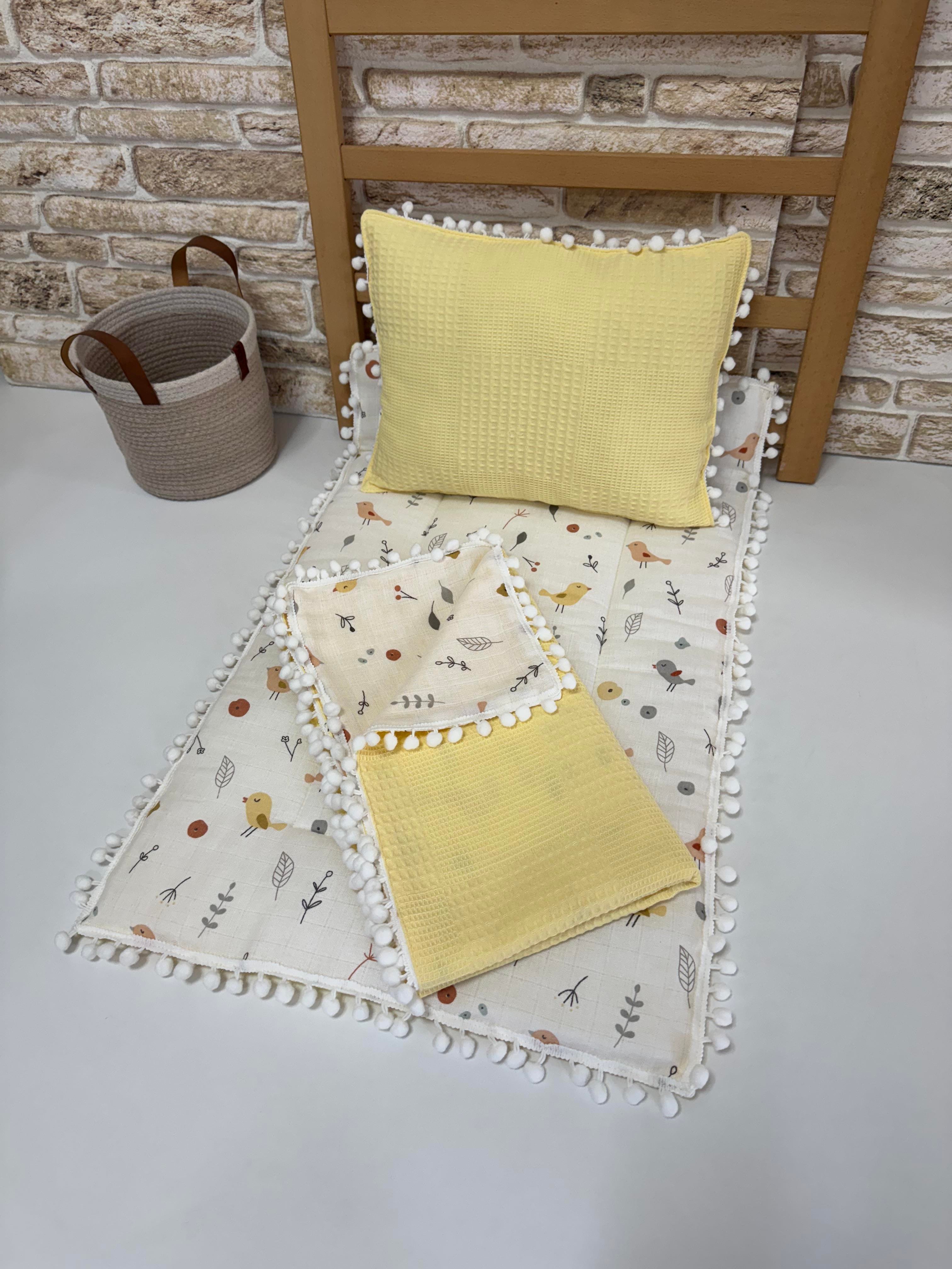 Sarı Waffle Pikeli Kuş Desen Müslin Çift Taraflı Alt Açma Seti