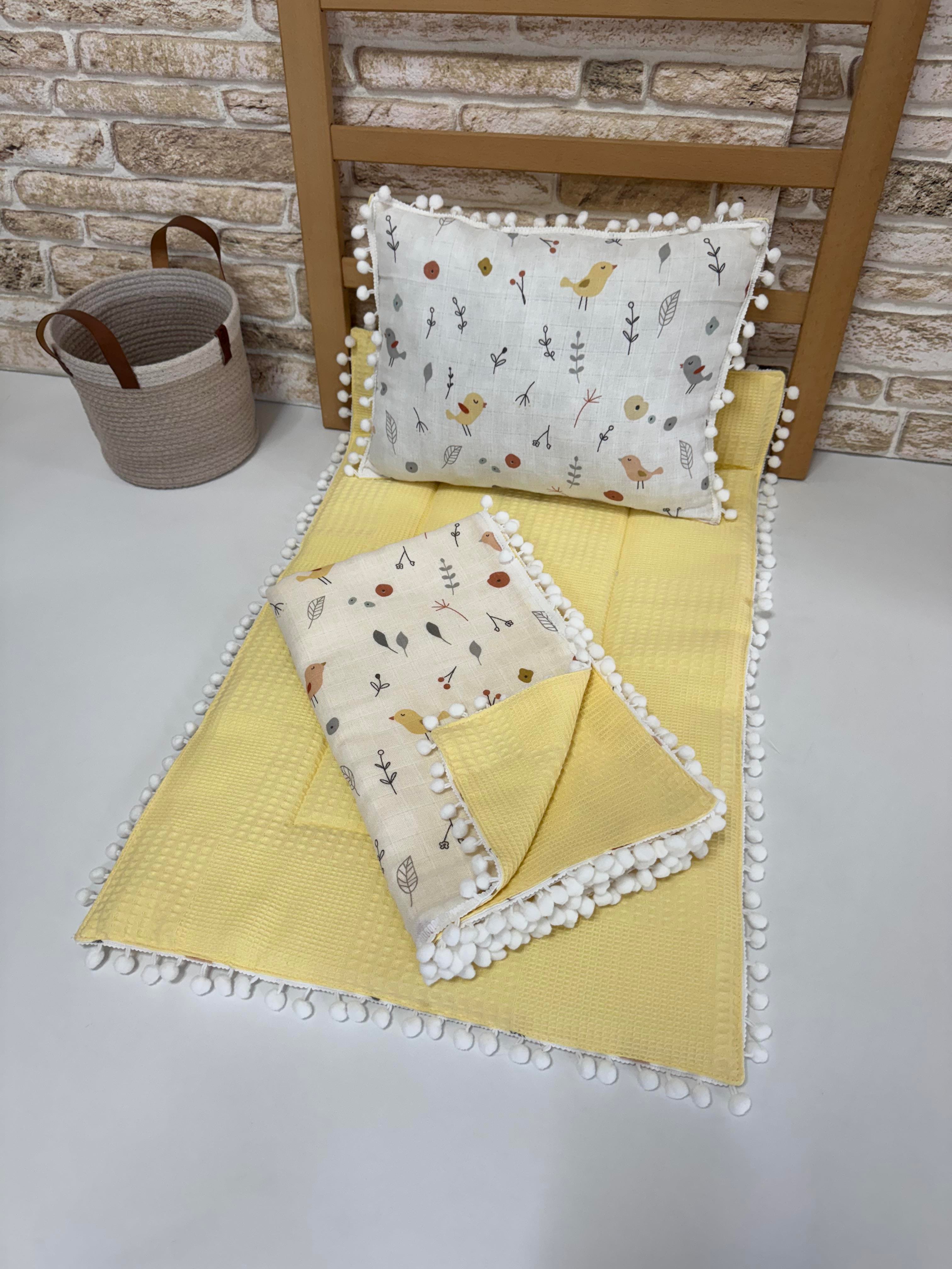 Sarı Waffle Pikeli Kuş Desen Müslin Çift Taraflı Alt Açma Seti