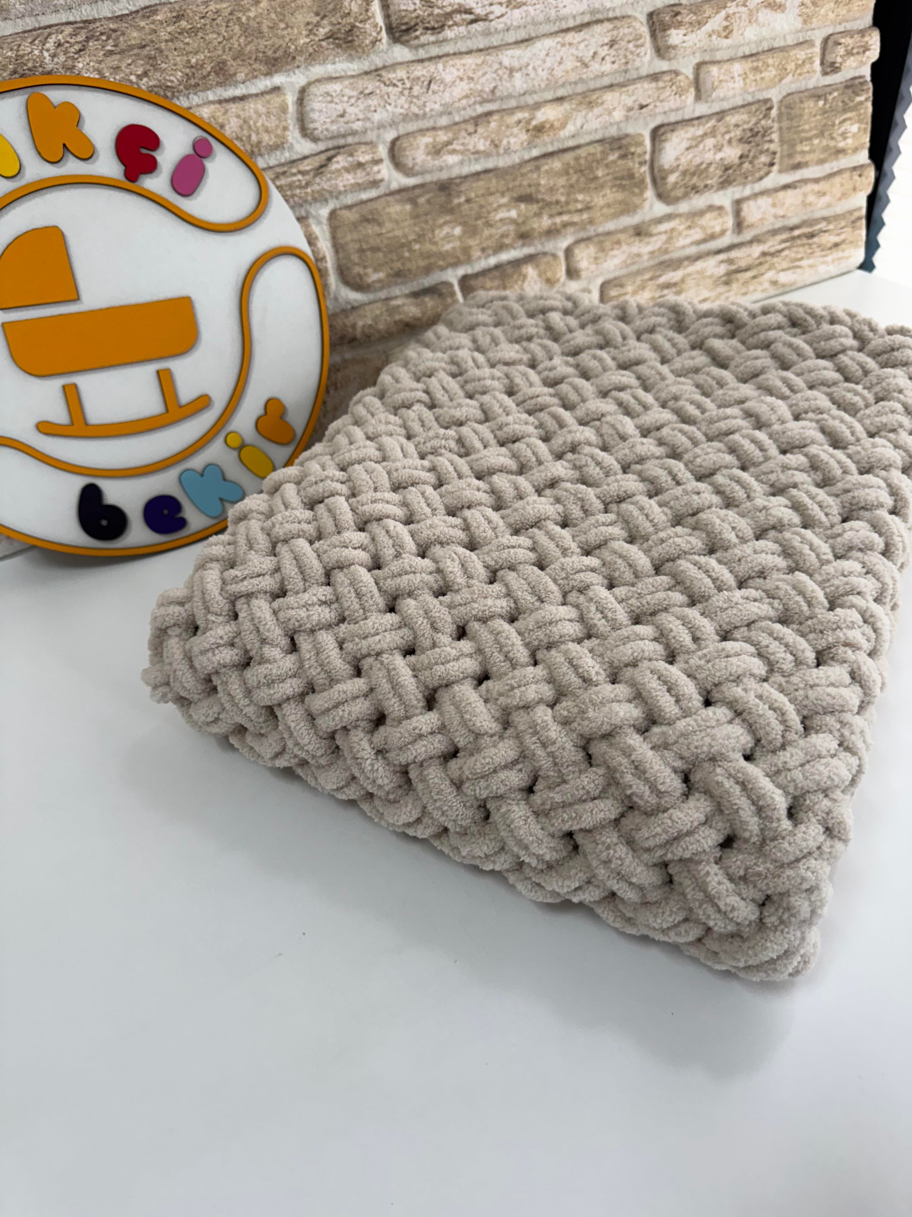 Yumuşacık El Örgü Puffy Battaniye