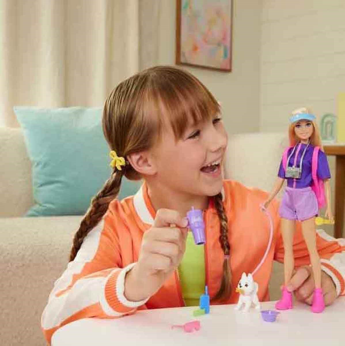 Barbie Malibu Bebek Ve Aksesuarlar JJV59