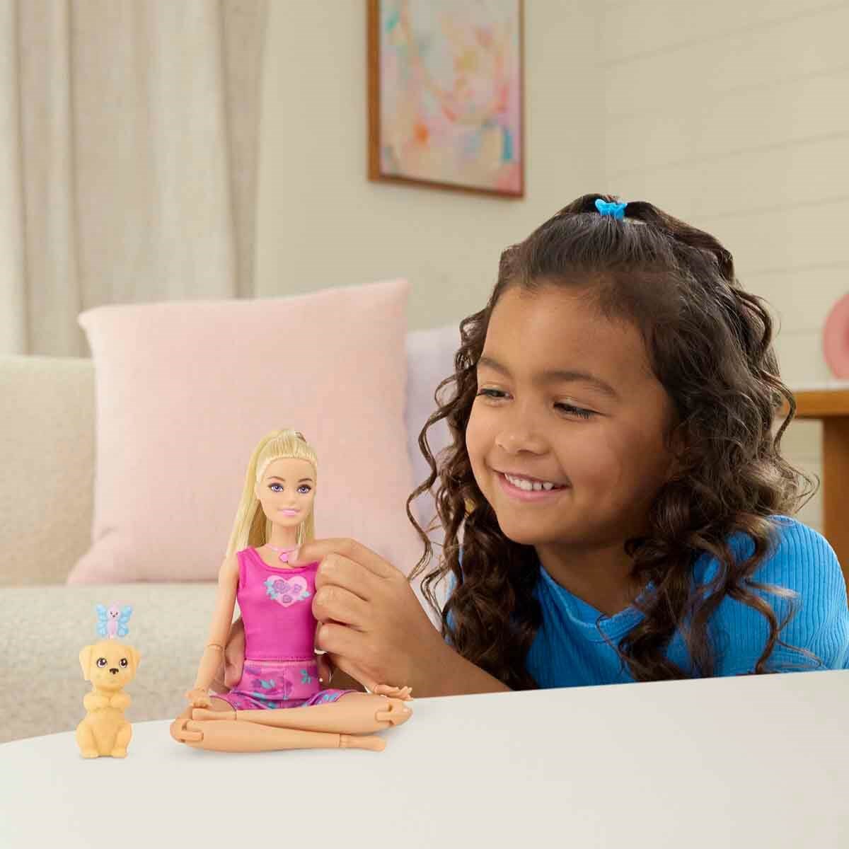 Barbie Sesli ve Işıklı Duyarlı Hareketler Bebeği JJN55
