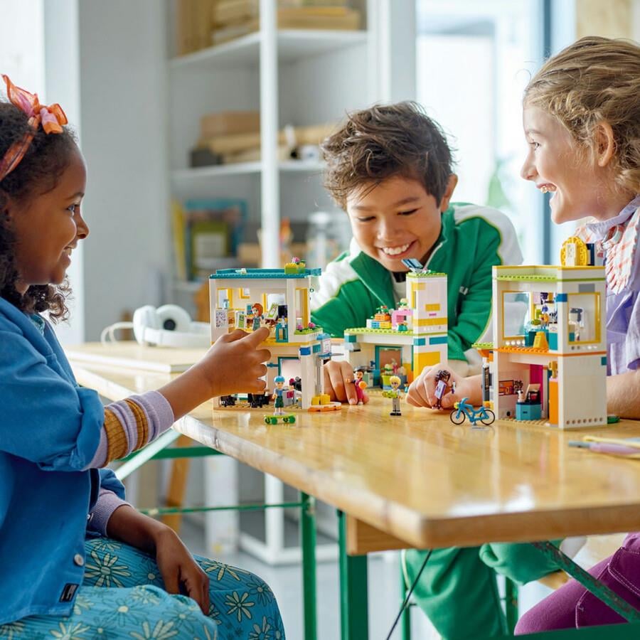 Lego Friends Uluslararasın Heartlake Okulu 41731