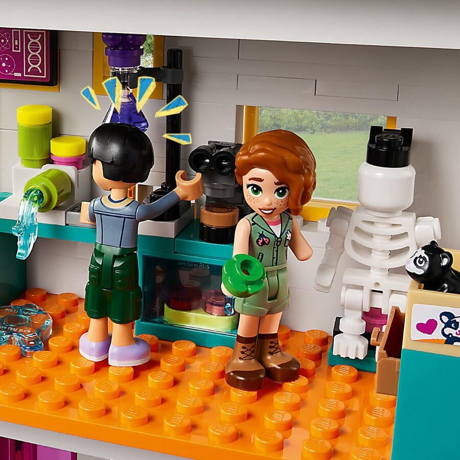 Lego Friends Uluslararasın Heartlake Okulu 41731