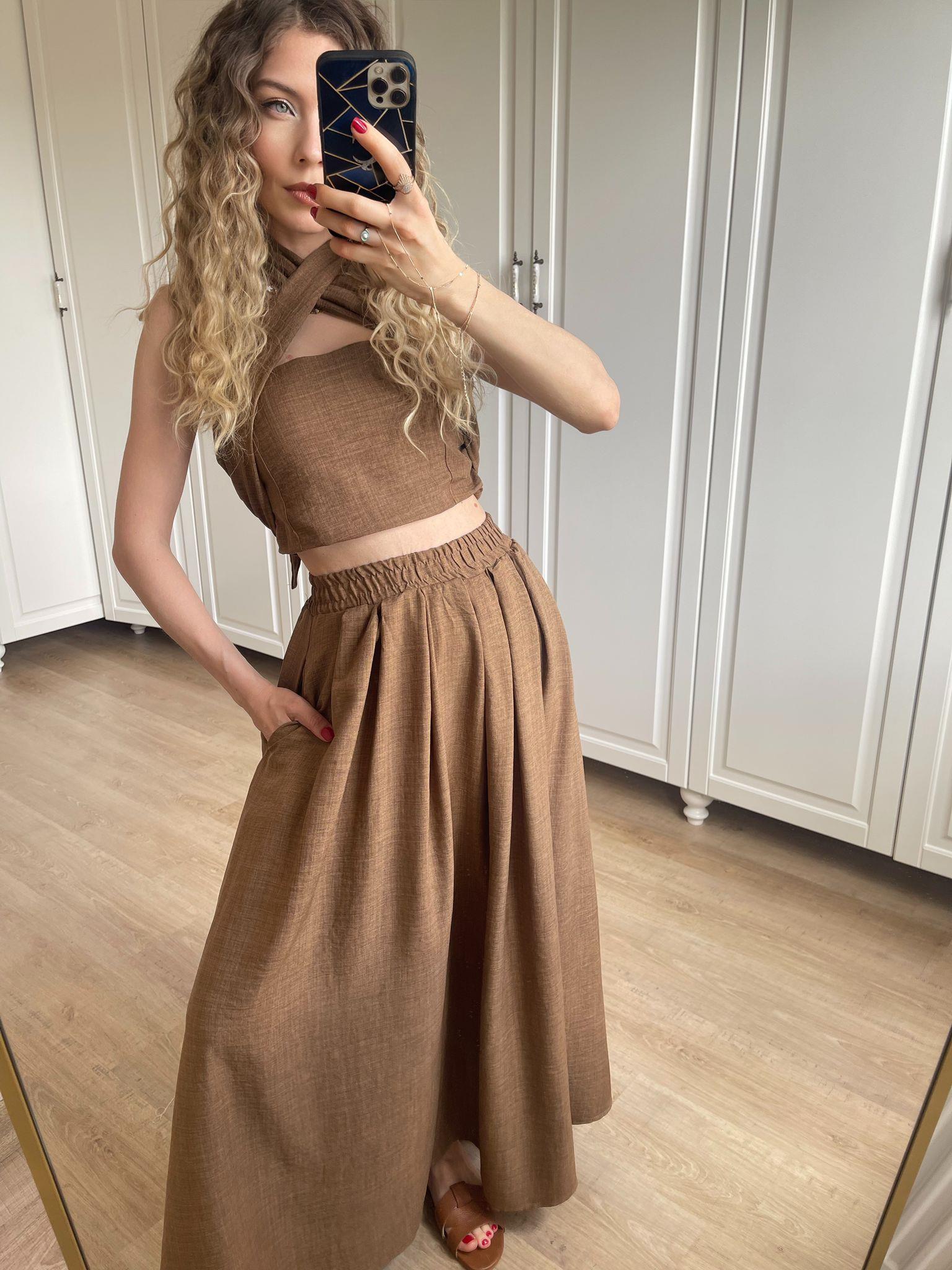 Beli Lastikli Etek ve Boyundan Bağlamalı Crop
