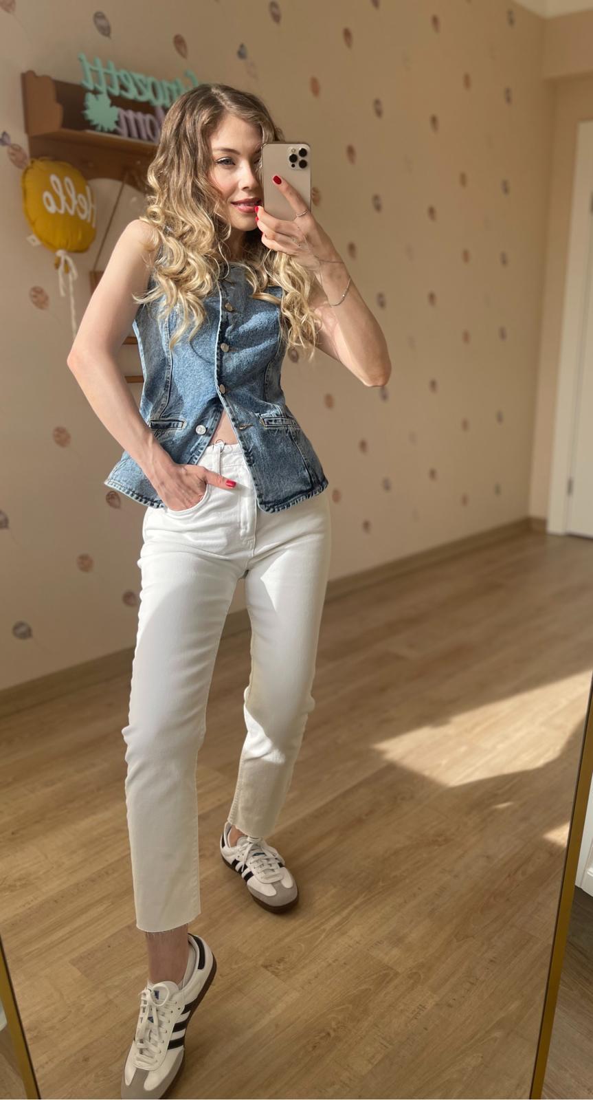 Premium Kalite Paçası Kesik Toparlayıcı Likralı BoyFit Jean Beyaz
