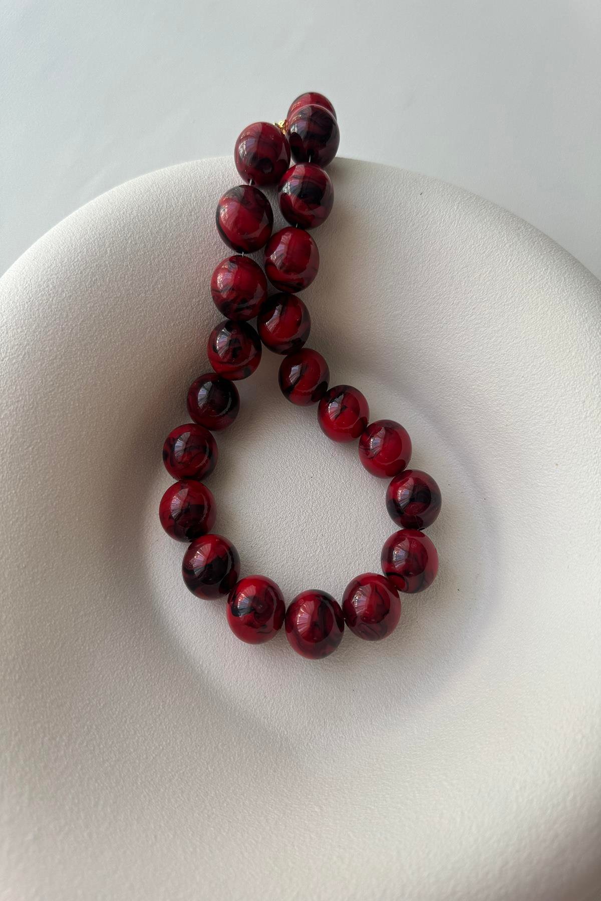 İRİ BONCUK BORDO KOLYE