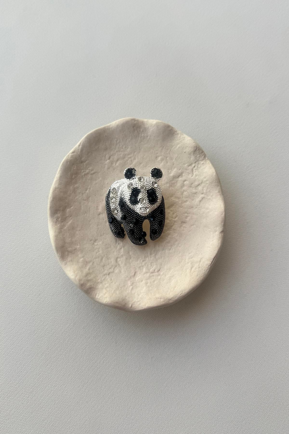 SİYAH BEYAZ TAŞLI PANDA BROŞ