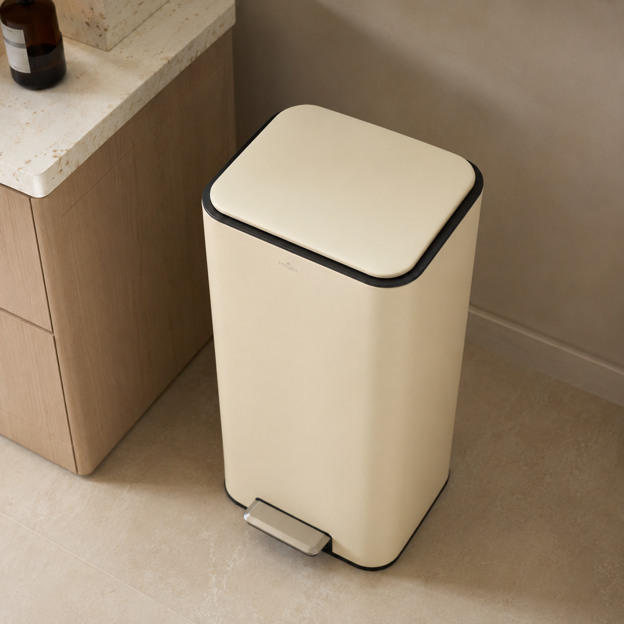 Square Krem Pedallı Çöp Kovası 30 L