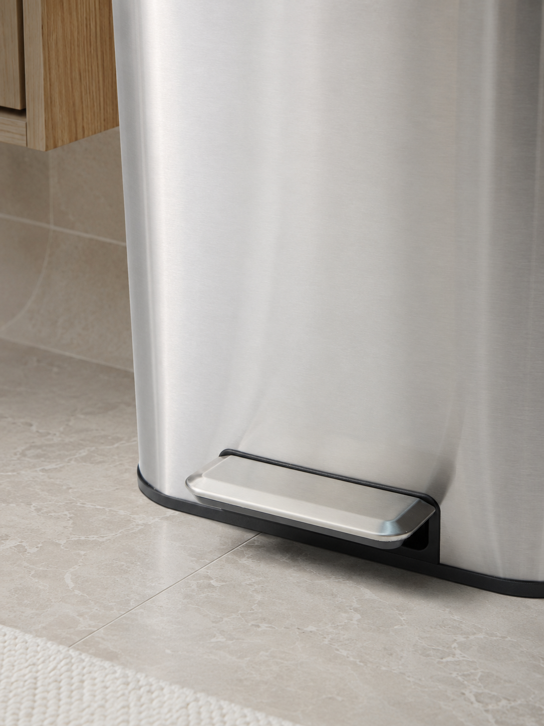 Square Mat Paslanmaz Çelik Pedallı Çöp Kovası 30 L
