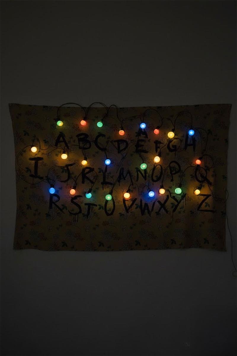 70 X 100 Cm Stranger Things Ledli Duvar Halısı 
