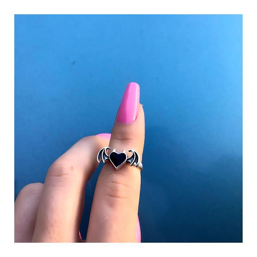 Bat Heart Siyah Yüzük