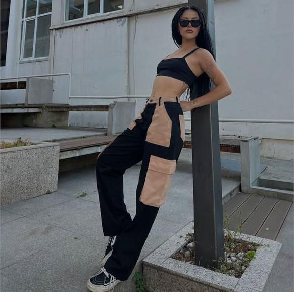 Bej Parçalı Kargo Cepli Siyah Pantolon