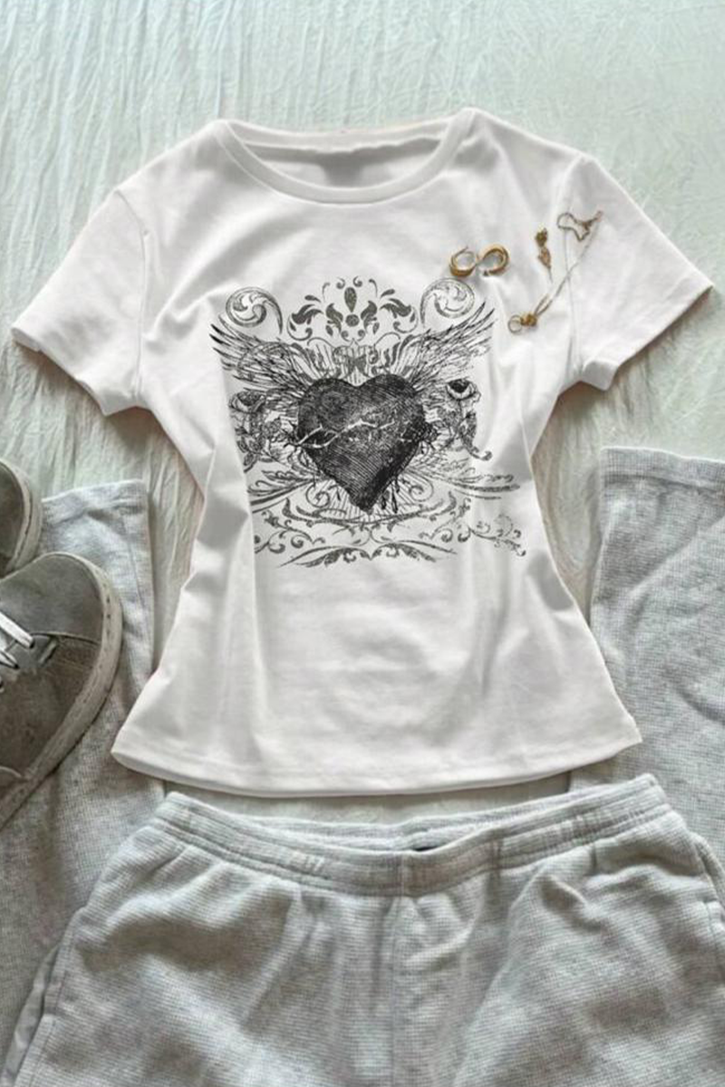 Beyaz Gothic Heart Harajuku Kısa Kollu Crop