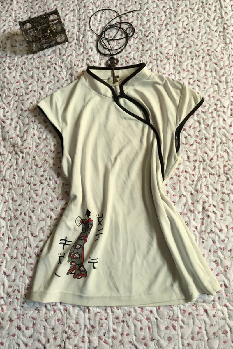 Beyaz Mandarin Yaka Vintage Geisha Baskılı Y2K Kısa Kollu Crop