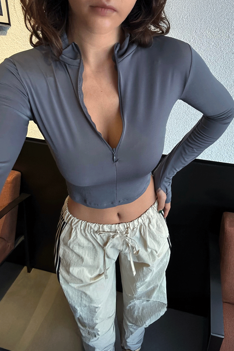 Düz Gri Balıkçı Yaka Yarım Fermuarlı Kesik Parmaklı Uzun Kollu Crop