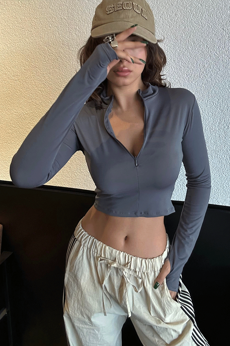 Düz Gri Balıkçı Yaka Yarım Fermuarlı Kesik Parmaklı Uzun Kollu Crop