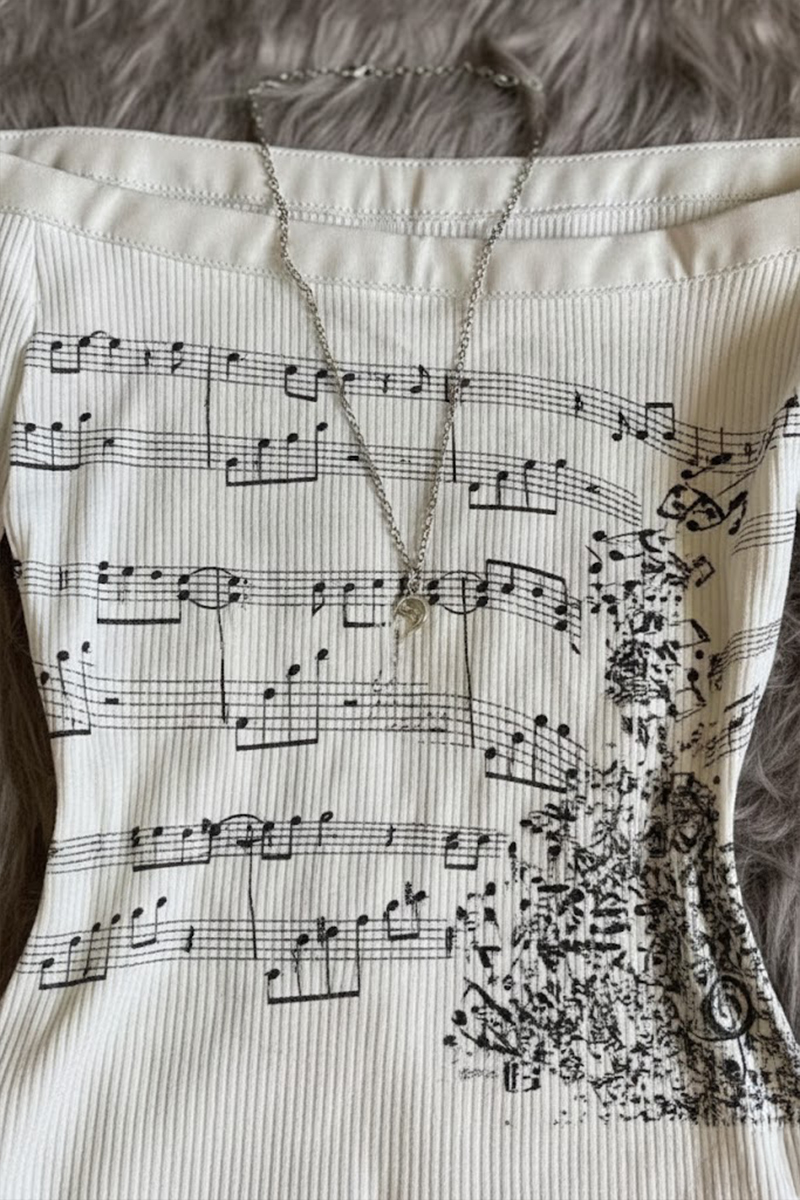 Ekru Nota Desenli Y2K Kısa Kollu Crop