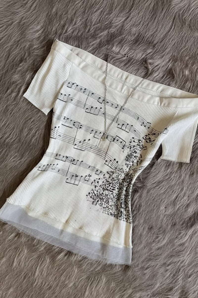 Ekru Nota Desenli Y2K Kısa Kollu Crop