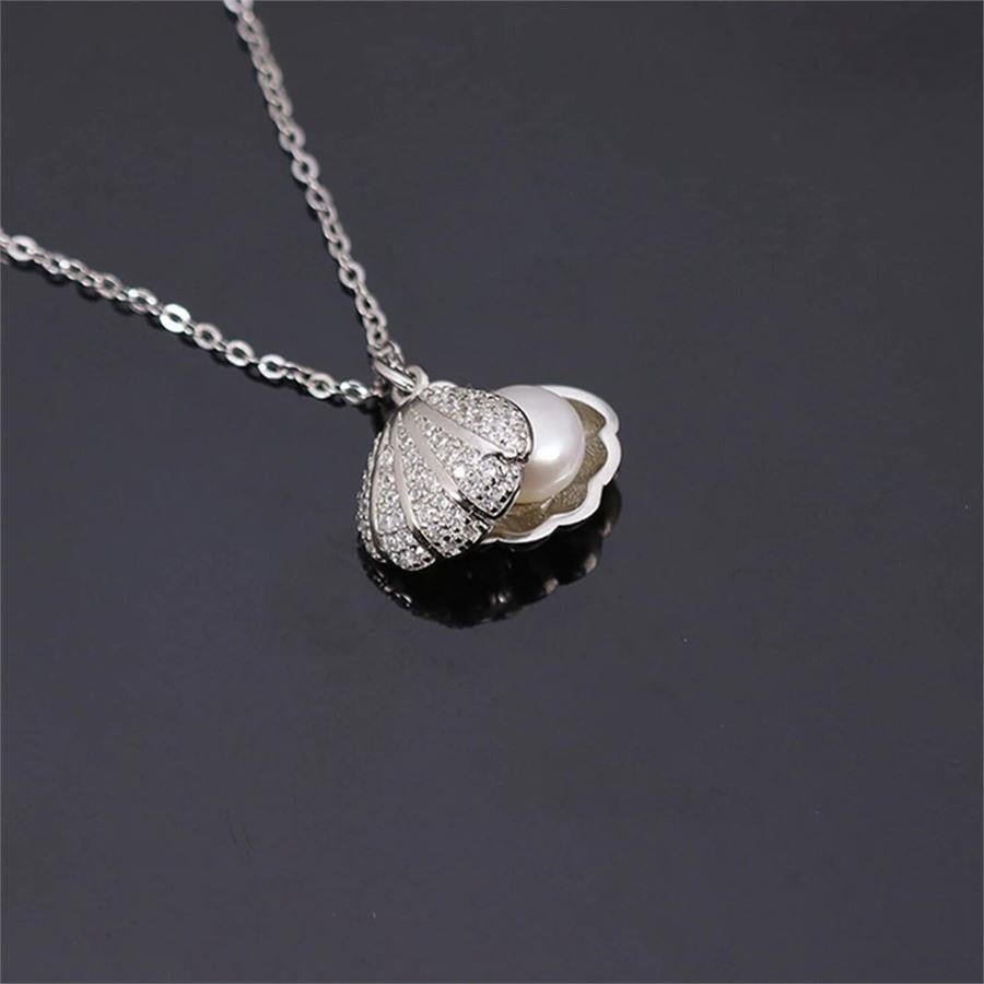 İstiridyeye Gizlenmiş İnci Silver Zincirli Kolye 