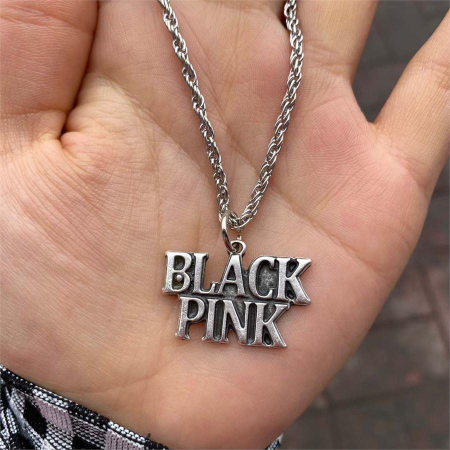 K-Pop Black Pink Yazı Kolye 