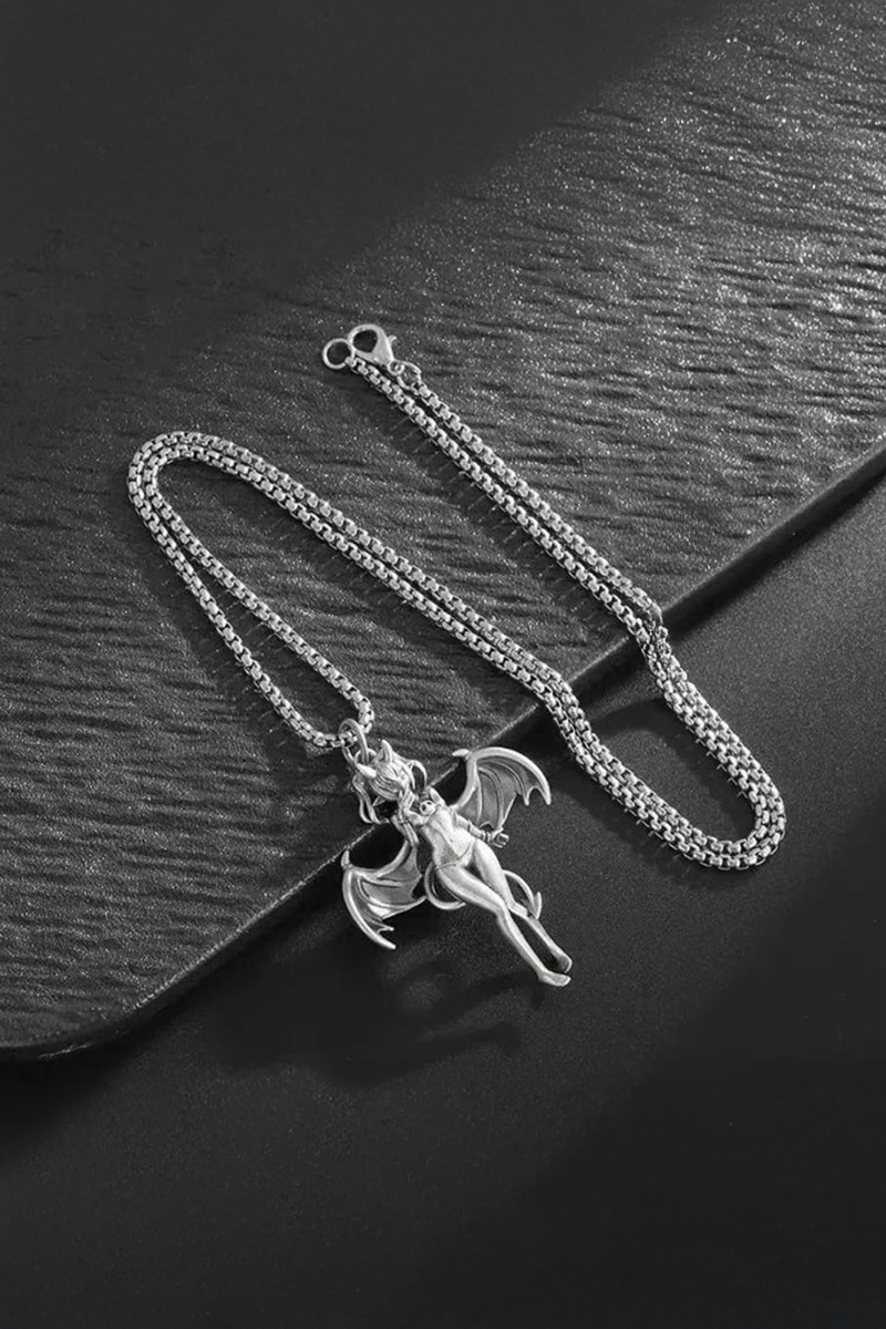 Silver Gotik Succubus Demon Kolye