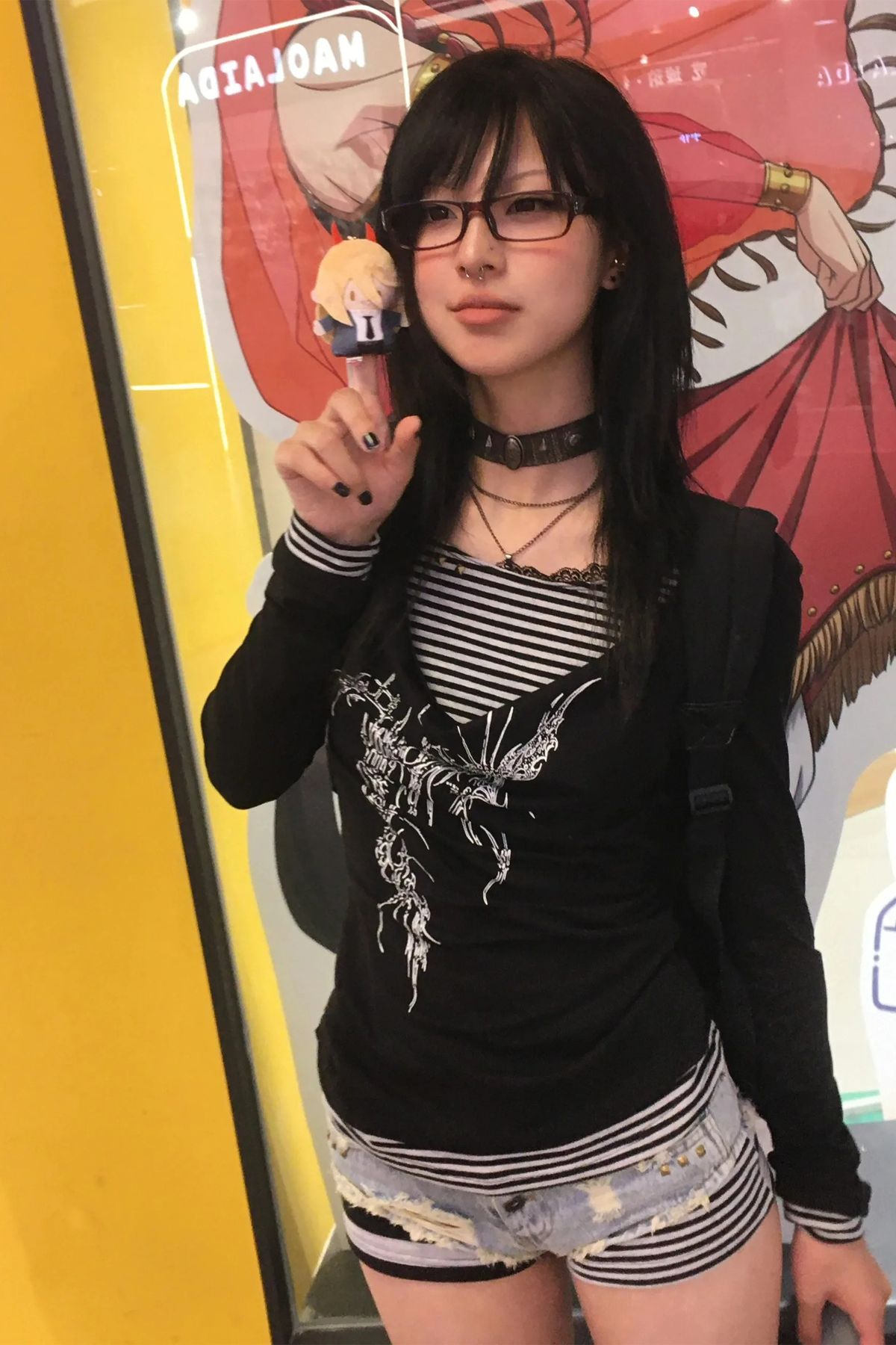 Siyah Baskılı V Yaka Siyah Beyaz Ek Parçalı Uzun Kollu Body