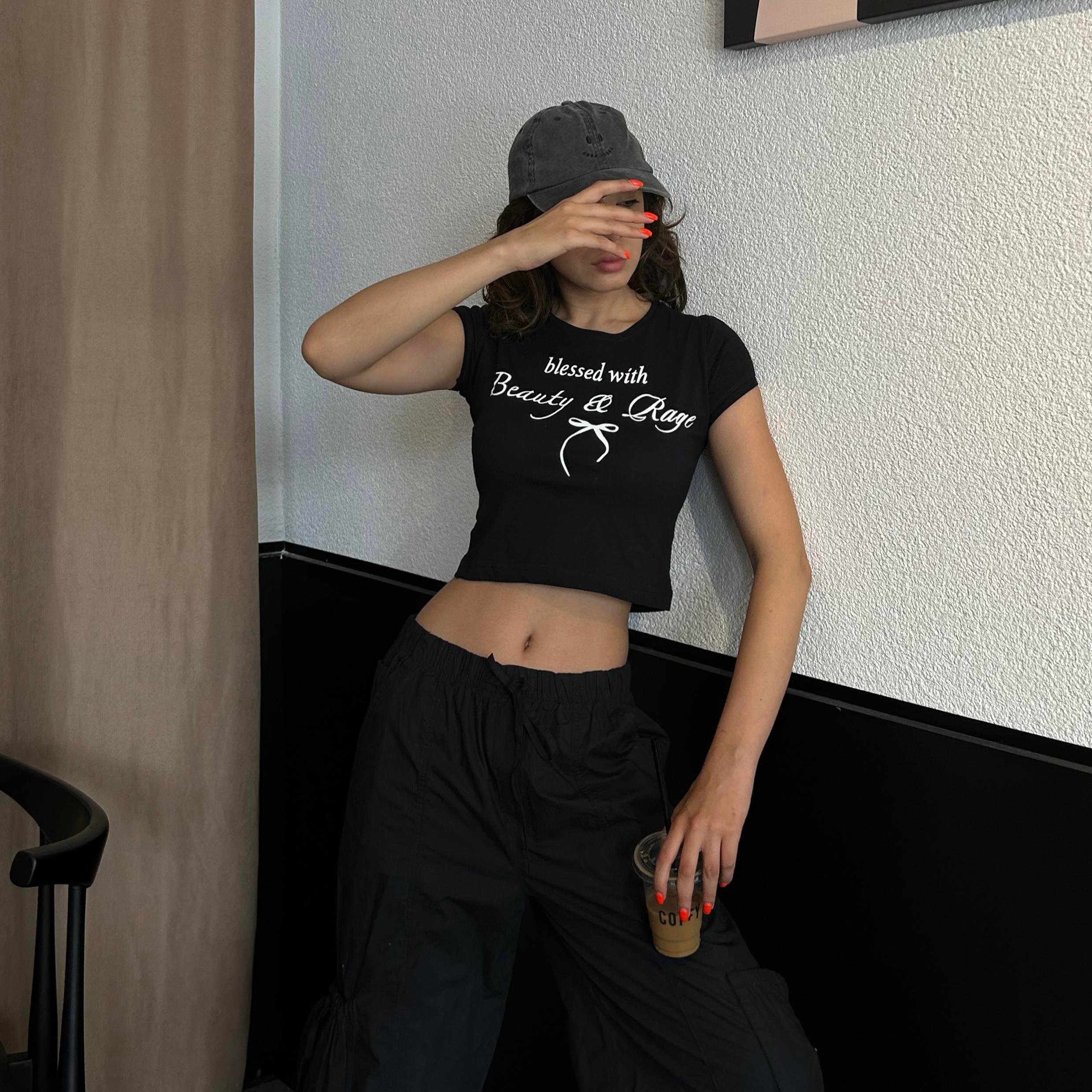 Siyah Blessed With Beauty & Rage Kısa Kollu Crop 