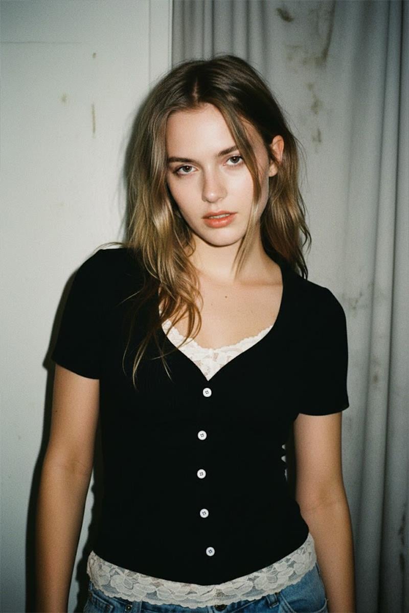 Siyah Düğmeli Dantel Yaka Ve Bel Detaylı Gotik Y2K Kısa Kollu Crop 