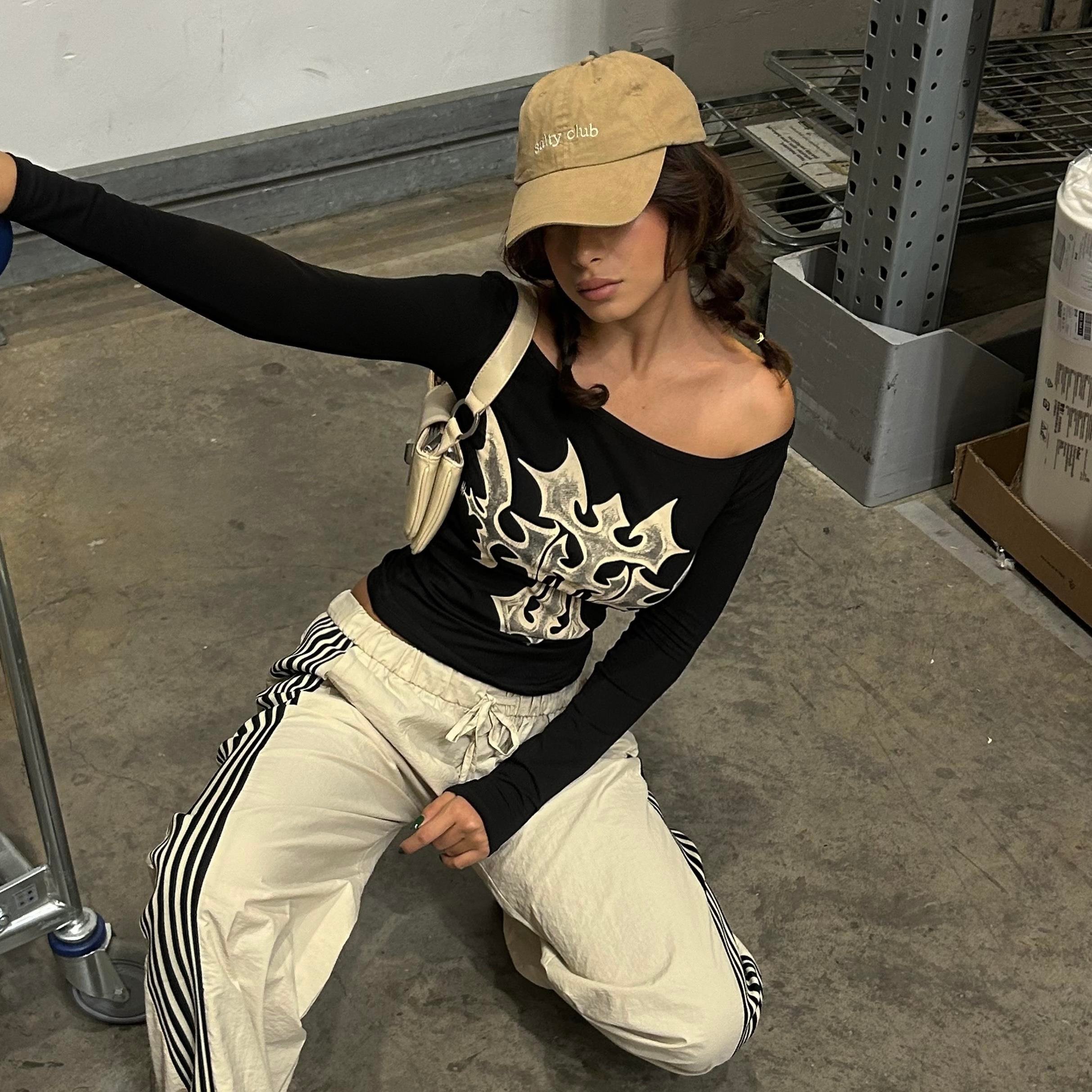 Siyah Gothic Cross Omuz Açık Uzun Kollu Crop