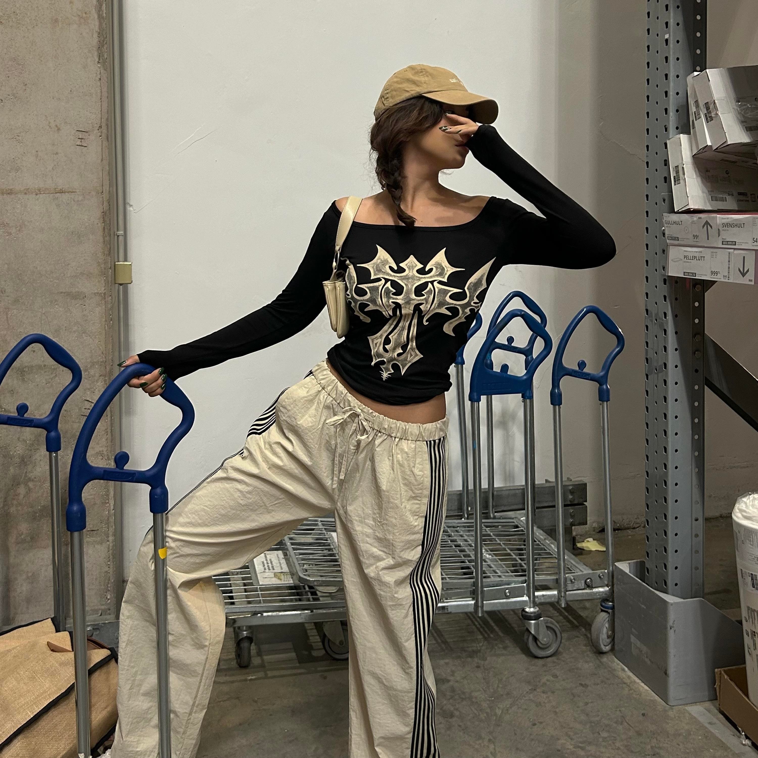 Siyah Gothic Cross Omuz Açık Uzun Kollu Crop