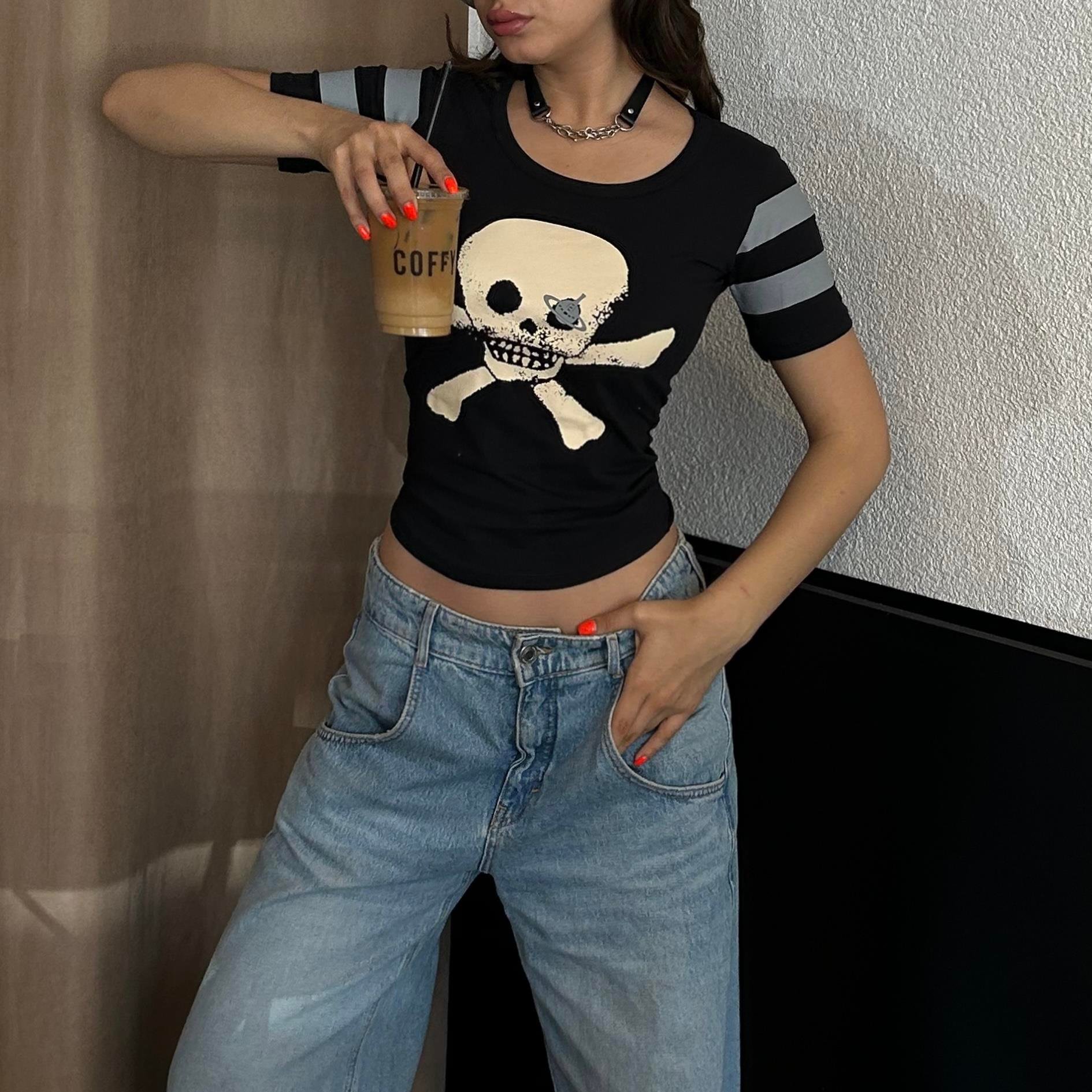 Siyah Harajuku Fashion Oldskull Kısa Kollu Crop