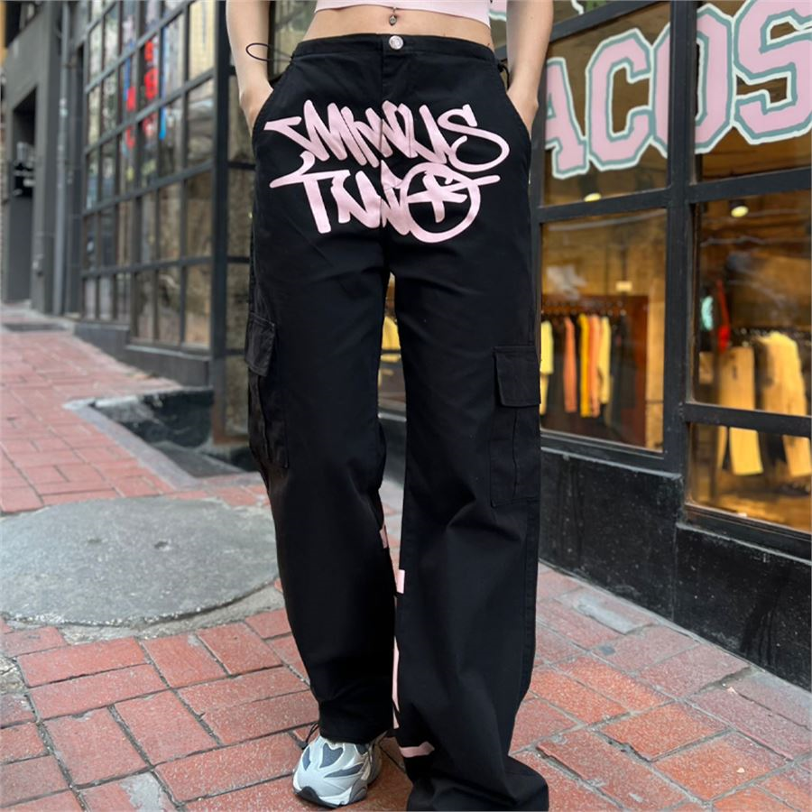 Siyah Minus Two Pembe Baskılı Kargo Cepli Lastikli Paraşüt Pantolon