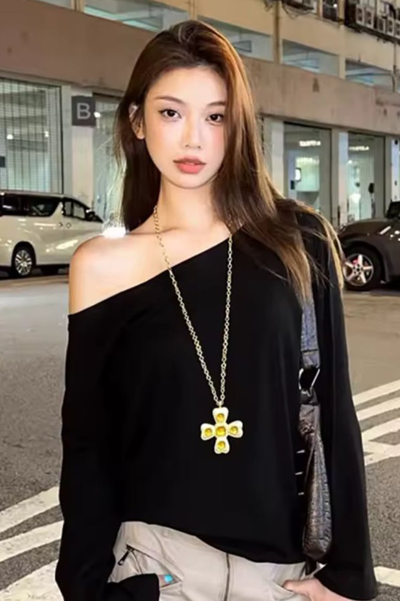 Siyah Omuz Dekolteli Y2K Uzun Kollu T-shirt