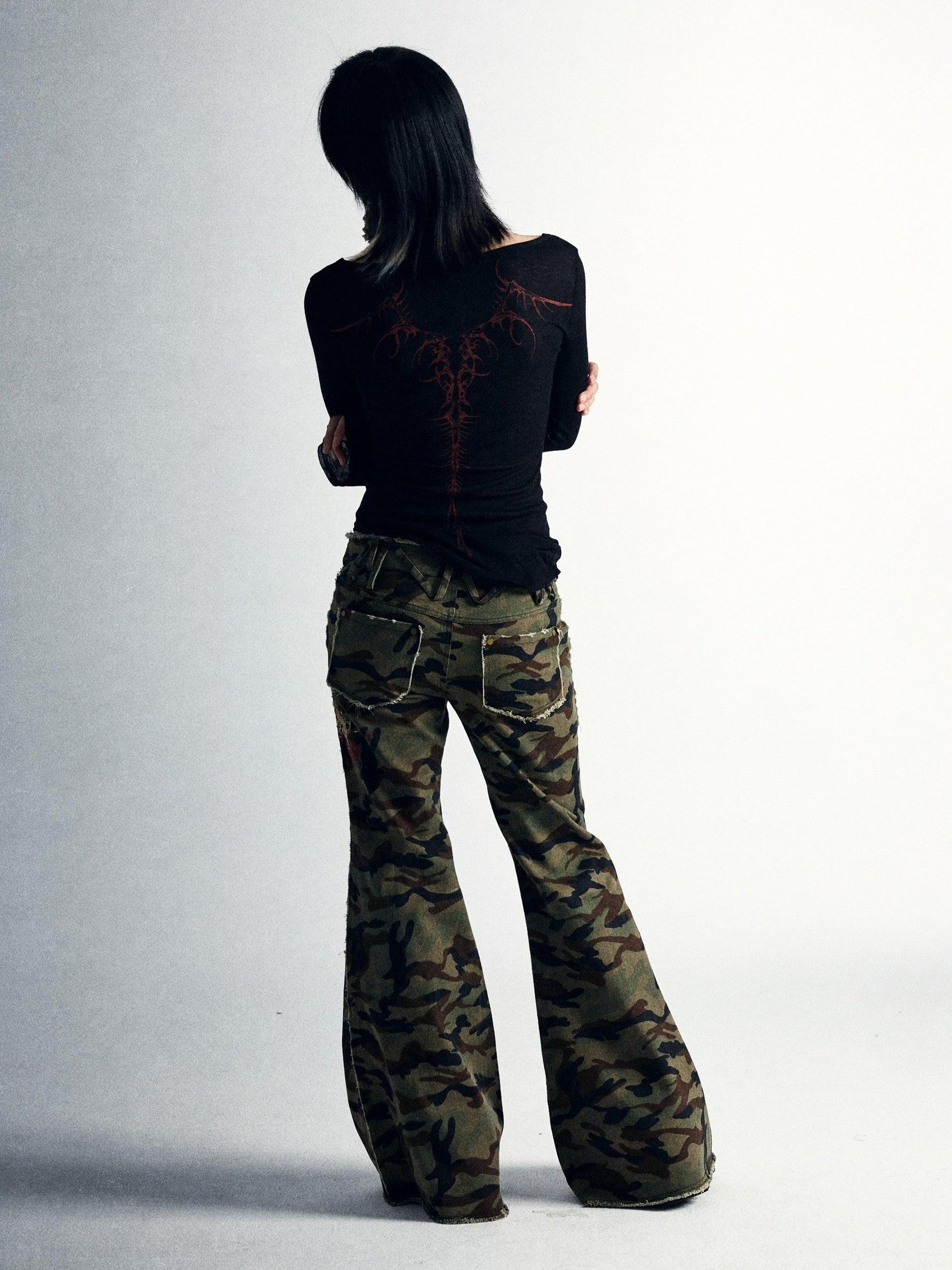 Siyah Slayer Horn Kırmızı Sırt Desenli Uzun Kollu Bluz