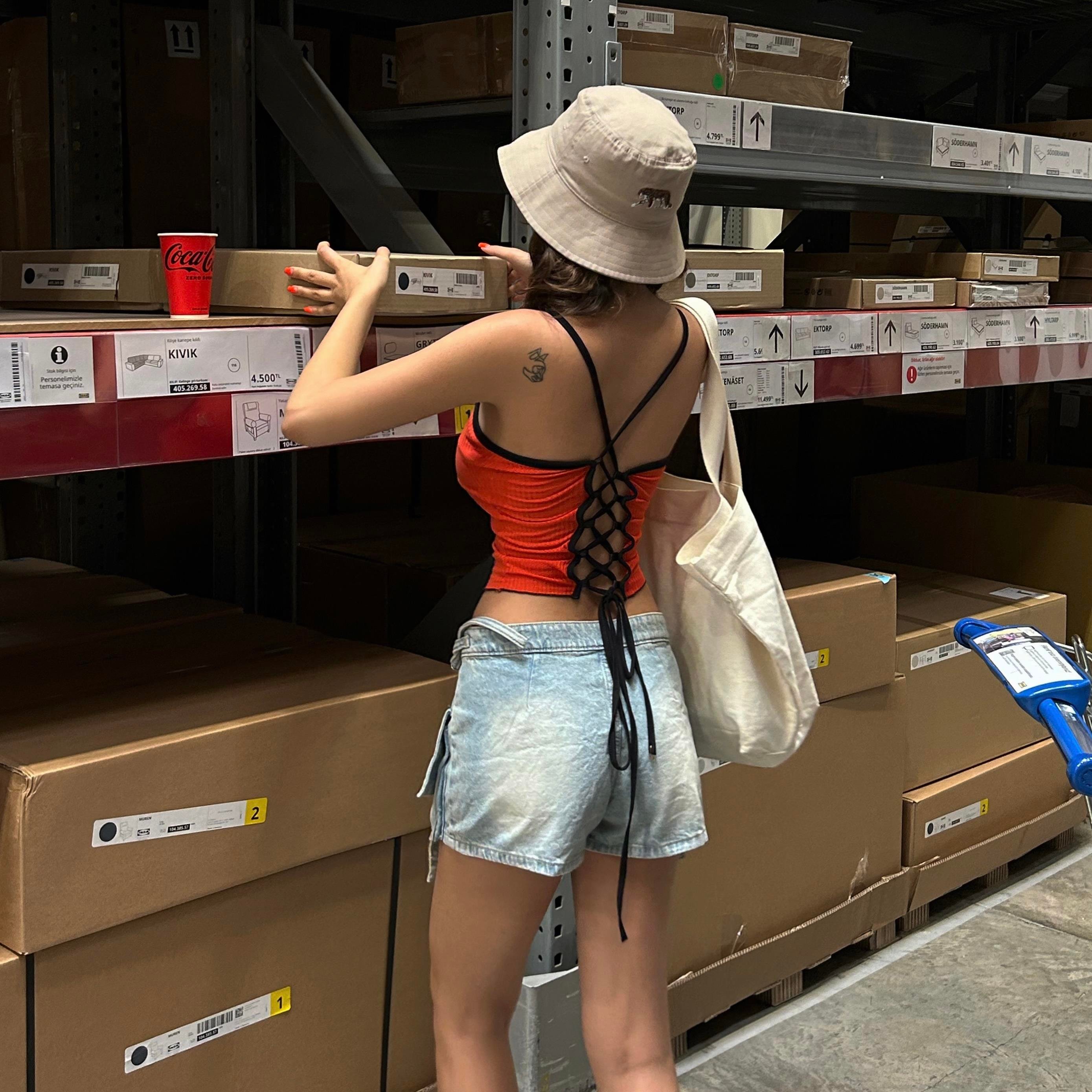 Turuncu Glop Destekli Sırt Dekolteli Siyah Şeritli Askılı Crop