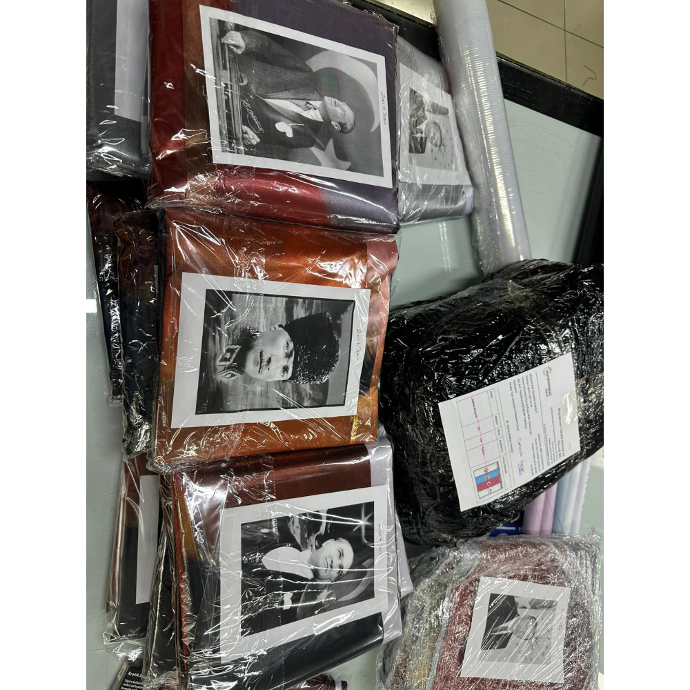 Atatürk Çocuk Sevgisi Posteri