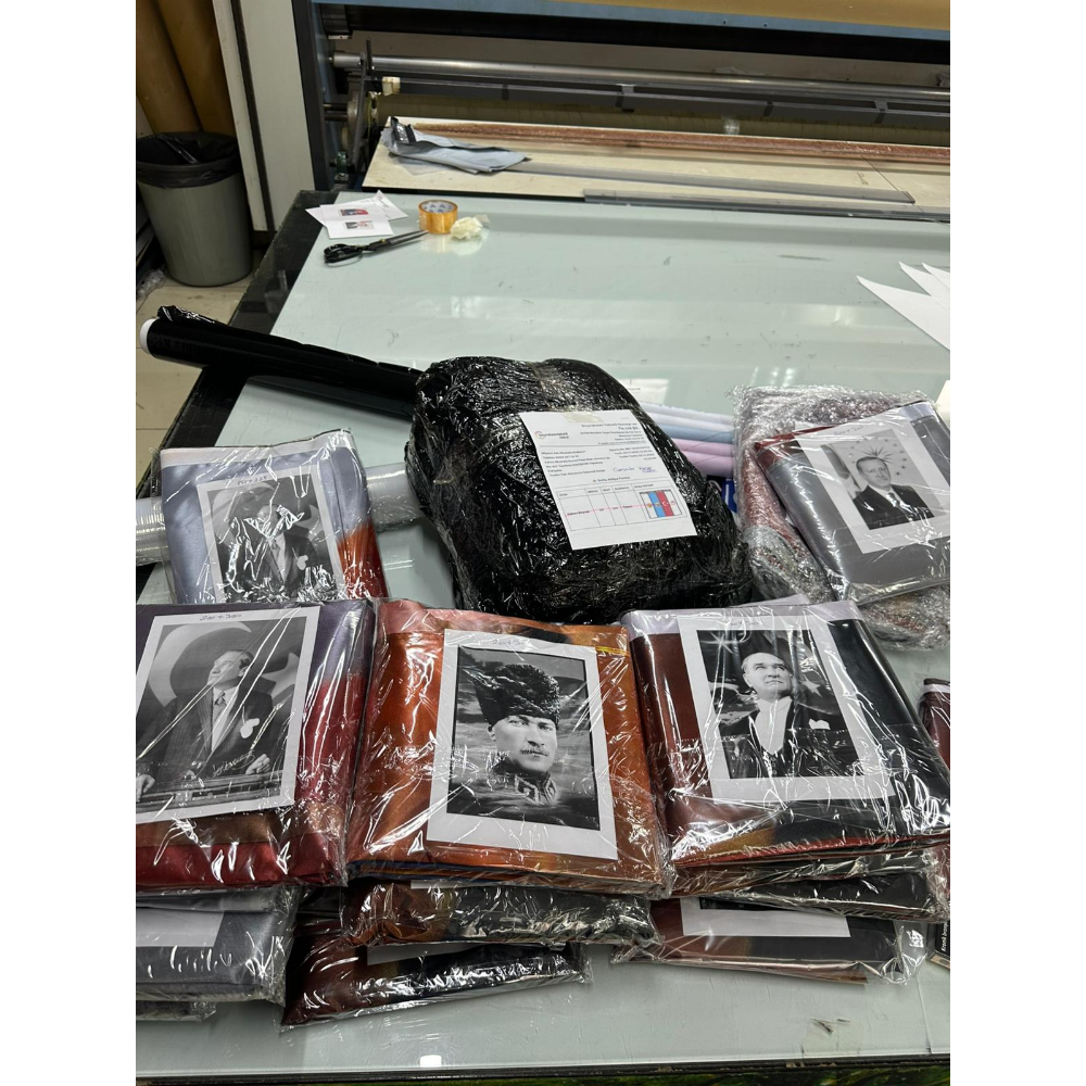 Çay Kahve İçerken Atatürk Posteri