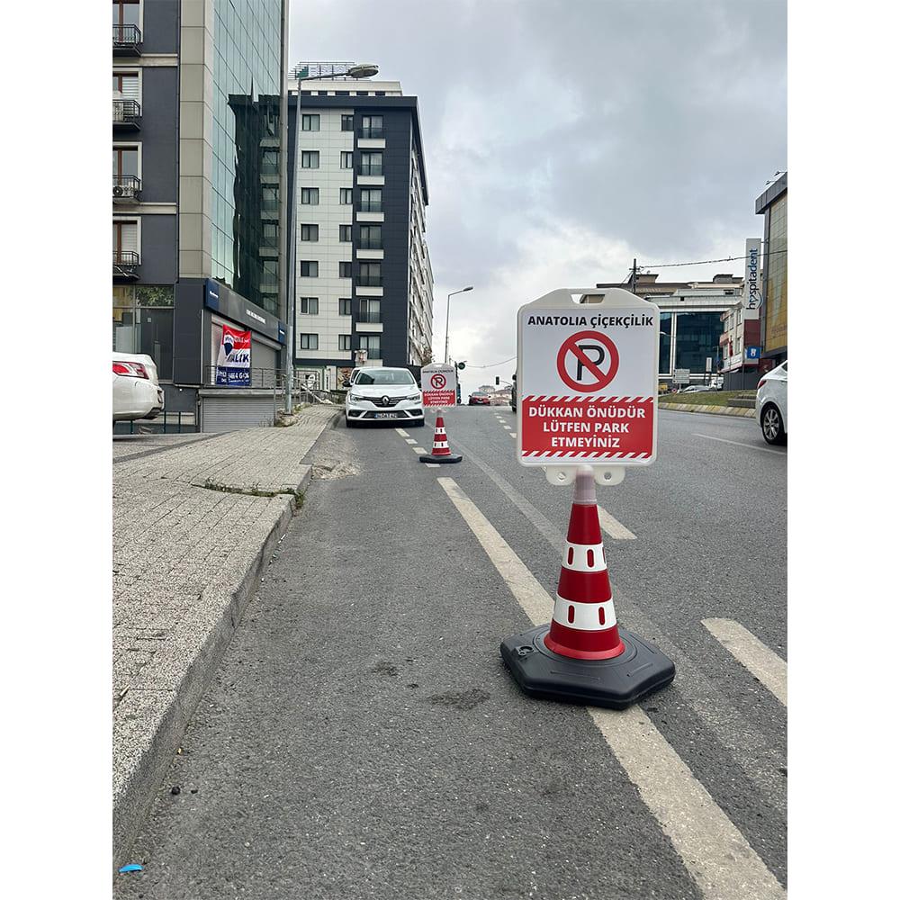 Kapı Önüdür Reklam Park Dubası