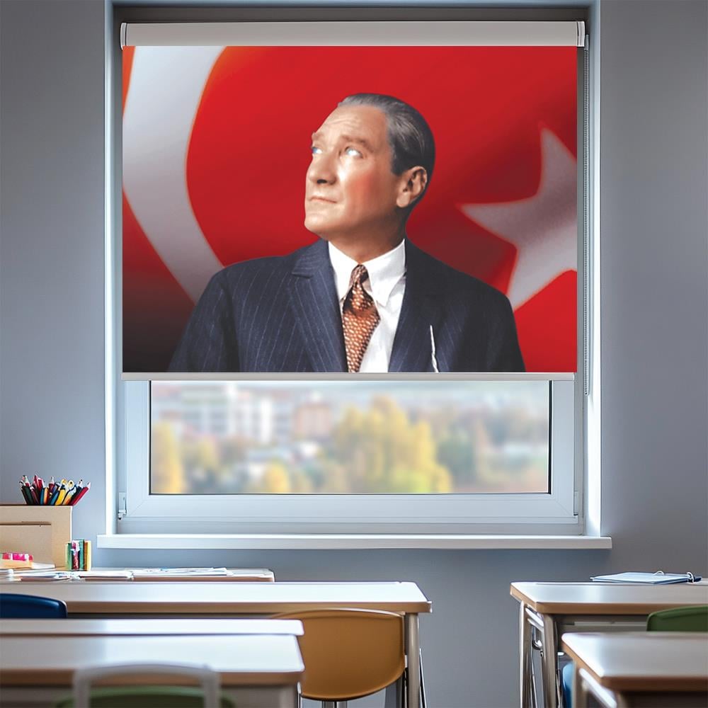 Kürsüde Türk Bayraklı Ataturk Posterli Stor Perde