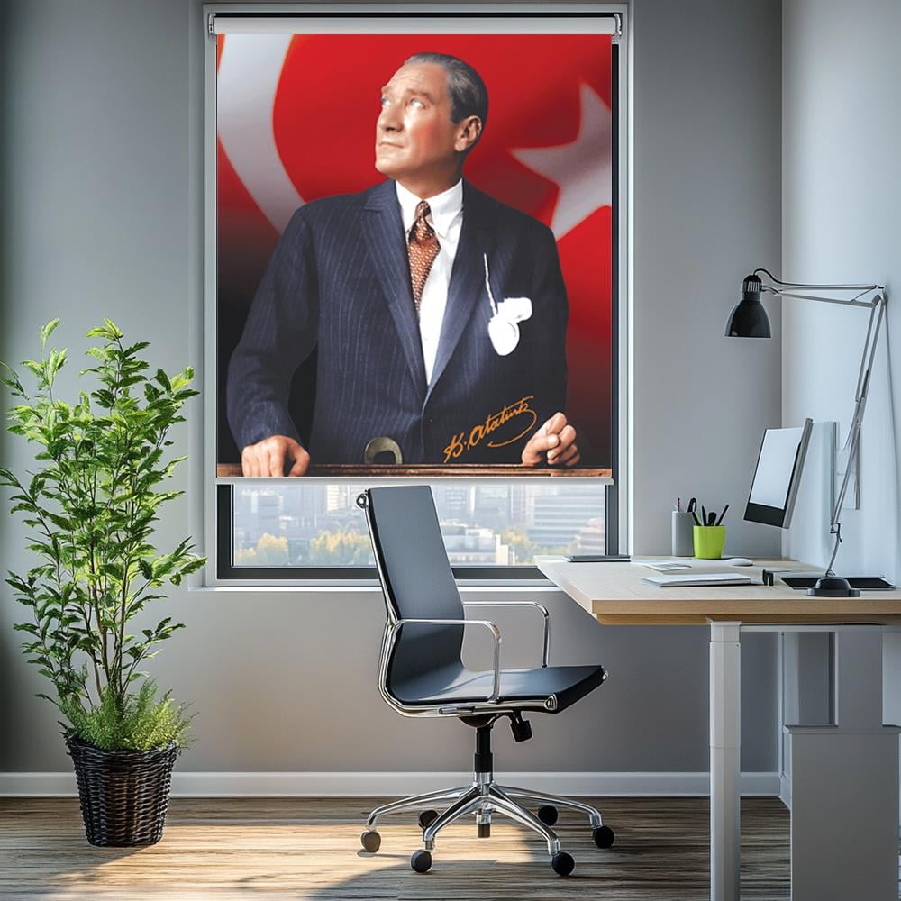 Kürsüde Türk Bayraklı Ataturk Posterli Stor Perde