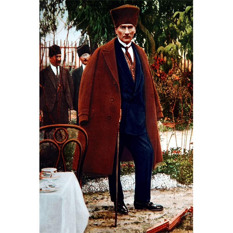 Paltolu Atatürk Posteri