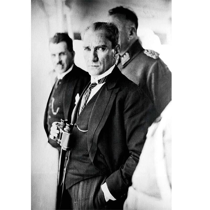 Silah Arkadaşları İle Atatürk Posteri