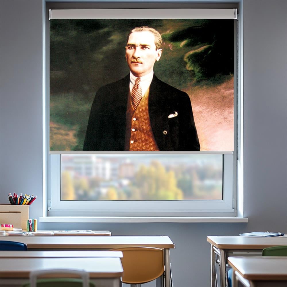 Takım Elbiseli Eli Cebinde Atatürk Posterli Stor Perde