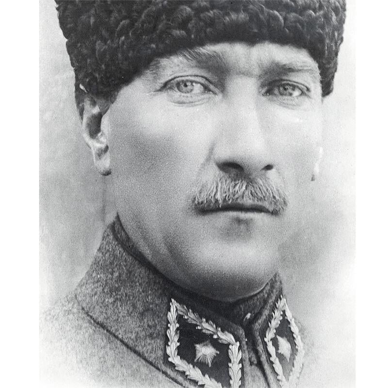 Üniformalı Atatürk Posteri