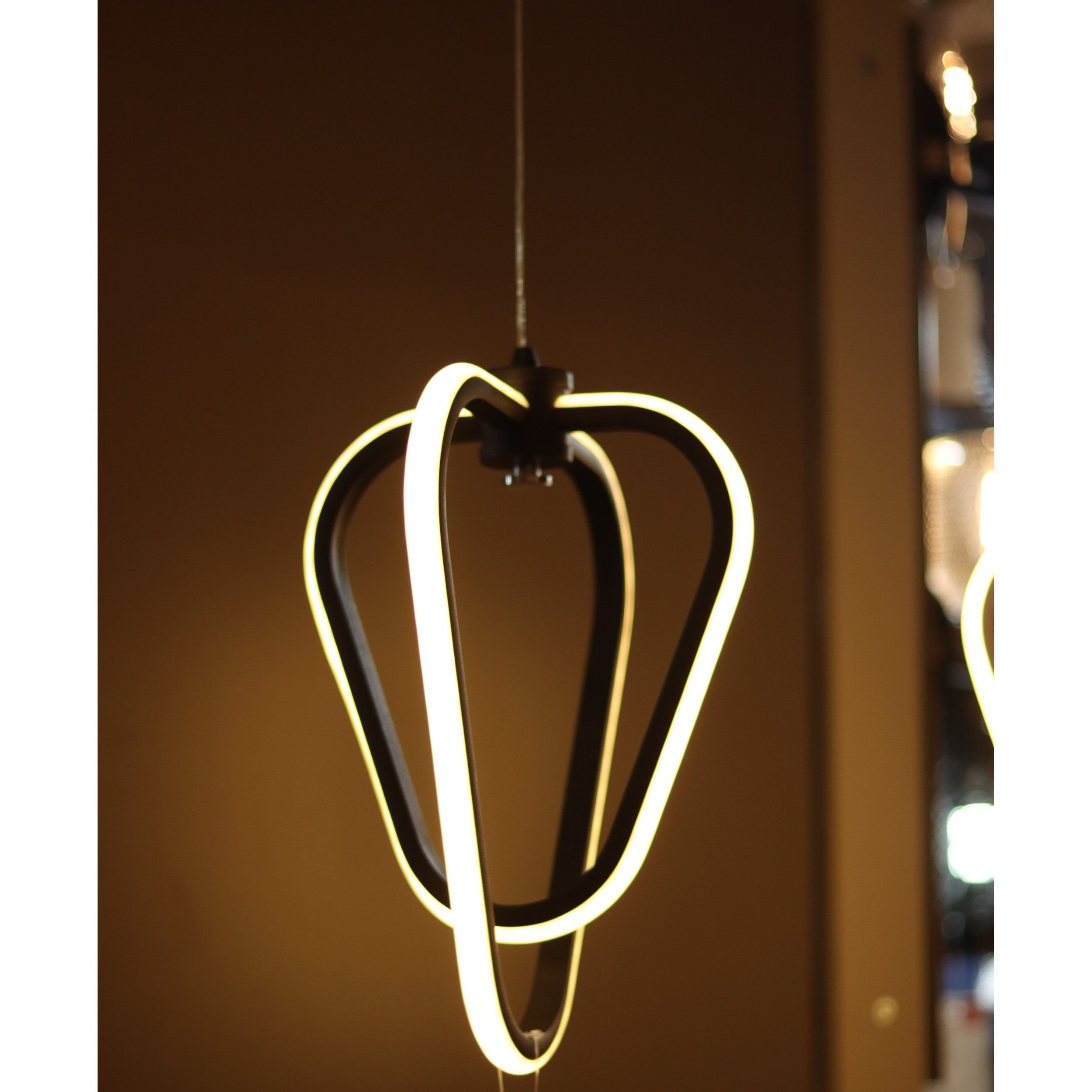 Zirve Mat Siyah Tekli Fersun Üçgen LED Avize (701 0930 13 055)