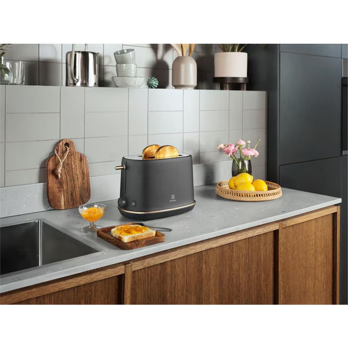 Electrolux Siyah Explore 7 E7T1-6BP Ekmek Kızartma Makinesi (ELX.910003578)