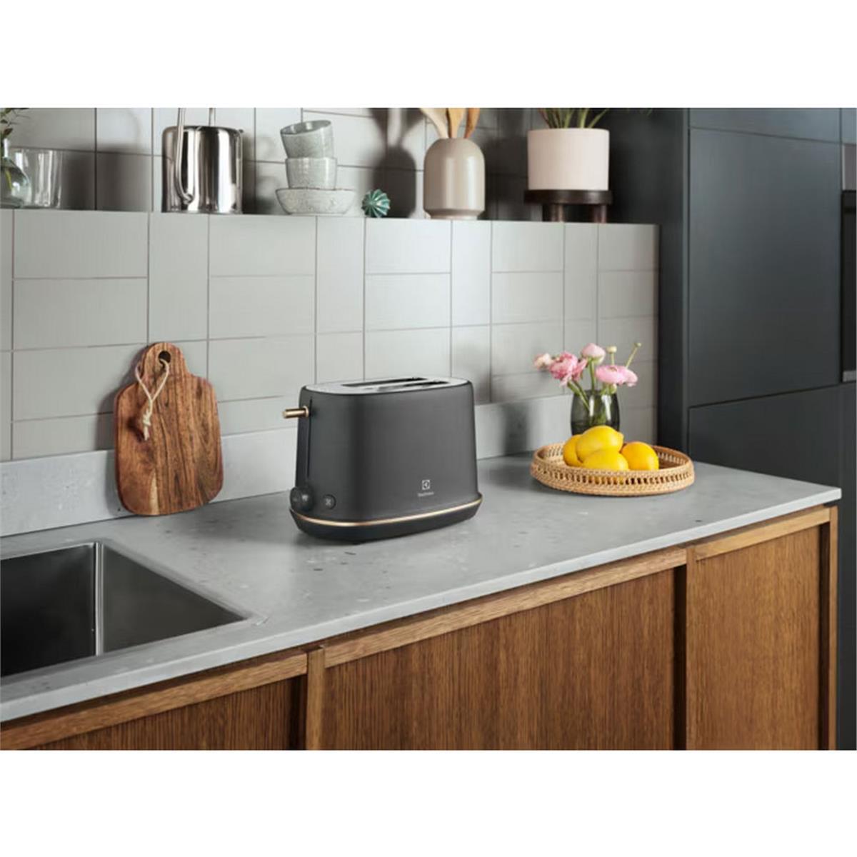 Electrolux Siyah Explore 7 E7T1-6BP Ekmek Kızartma Makinesi (ELX.910003578)