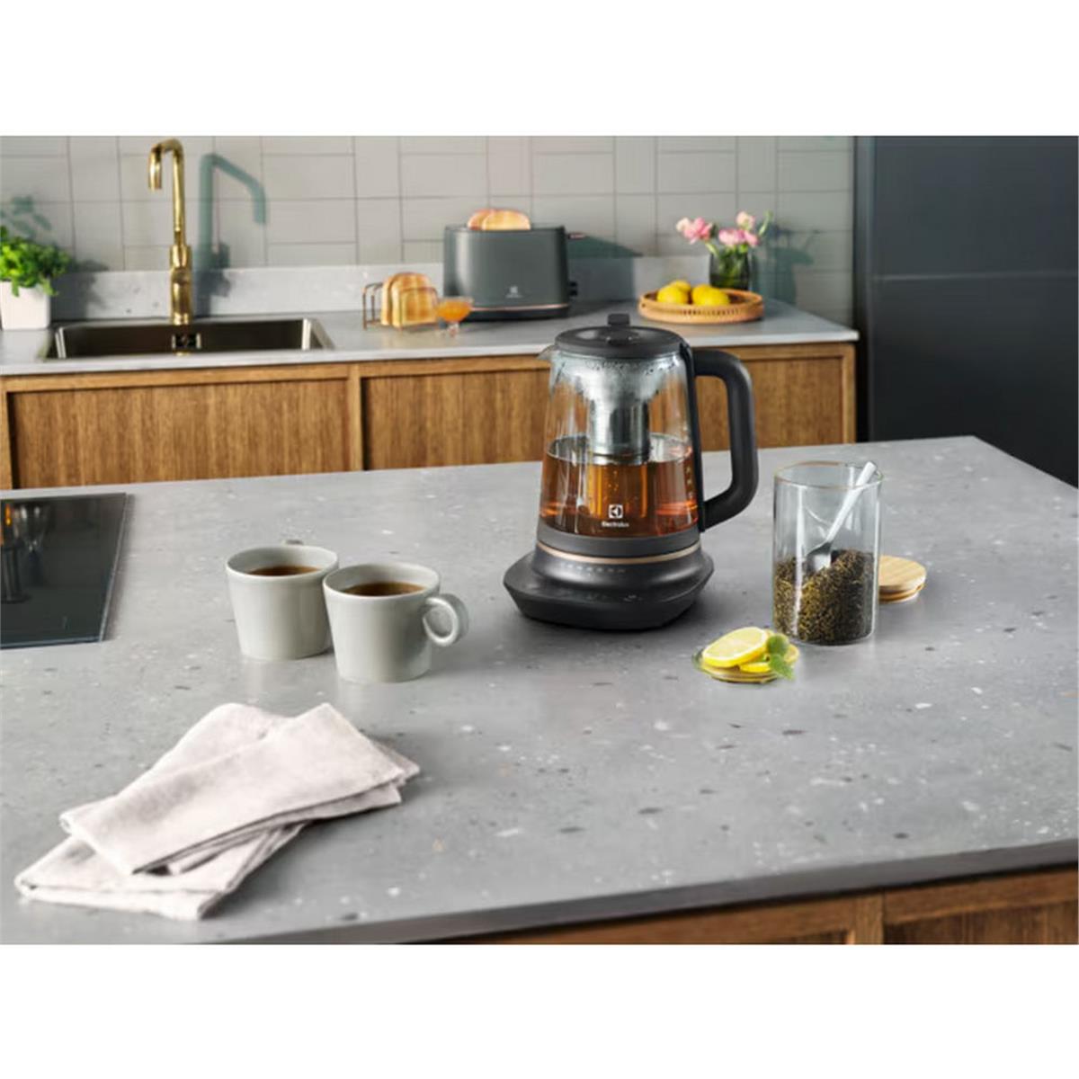 Electrolux 2000 Watt 1,7 Litre Explore 7 E7GK1-8BP Cam Kettle (ELX.910003588)